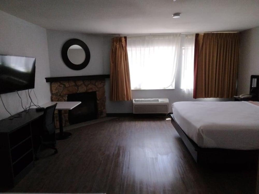 Hotel Pinetop Studio Suites 2*